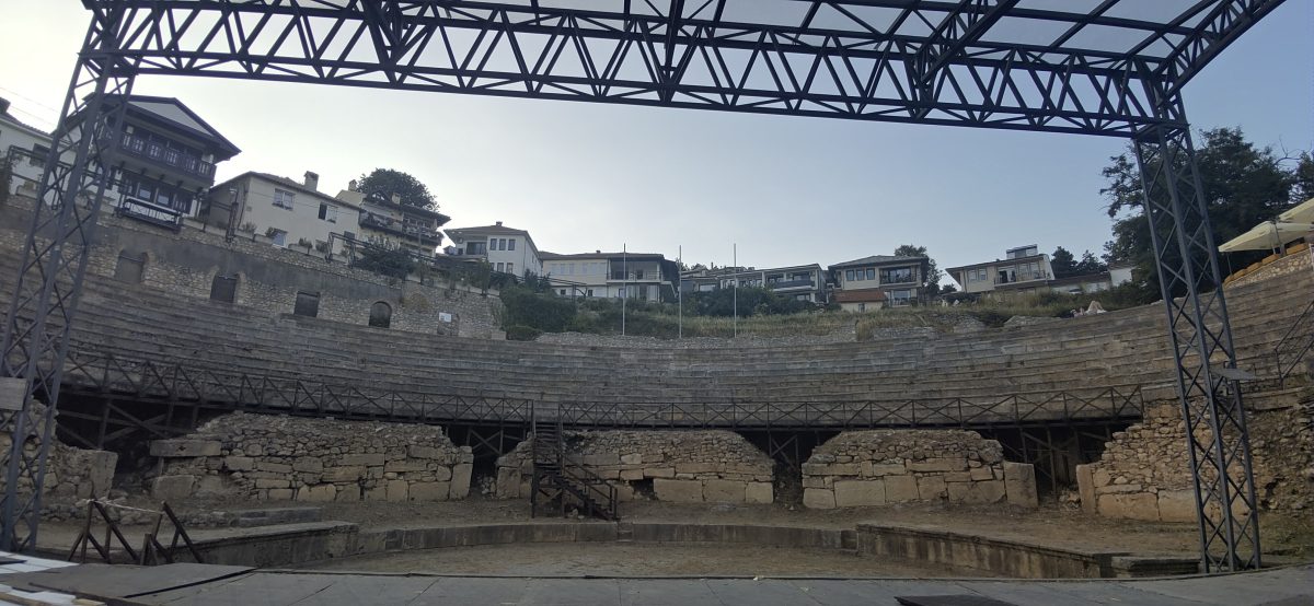 СЦЕНАТА НА АНТИЧКИ ТЕАТАР ПОДГОТВЕНА ЗА ПРЕТСТАВИ